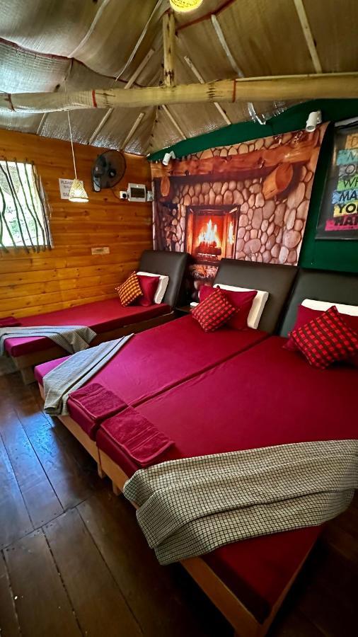אלה A Lounge Hostel And Cafe מראה חיצוני תמונה