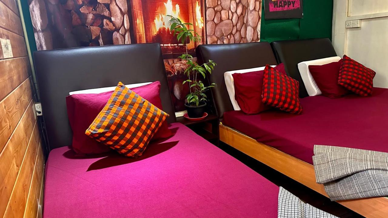 אלה A Lounge Hostel And Cafe מראה חיצוני תמונה